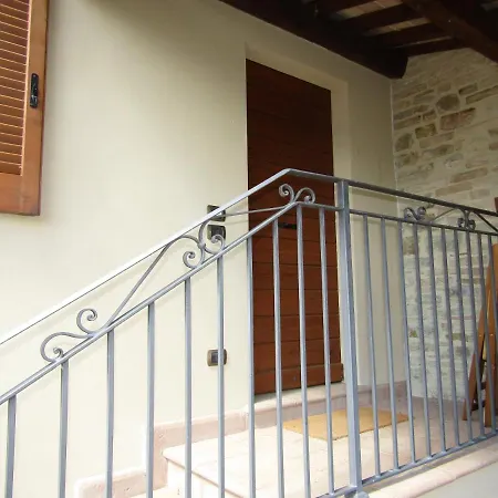 Colle Della Pace بيفانيا