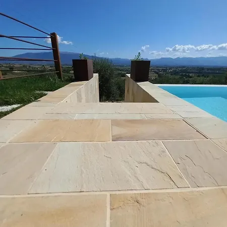 Colle Della Pace * بيفانيا